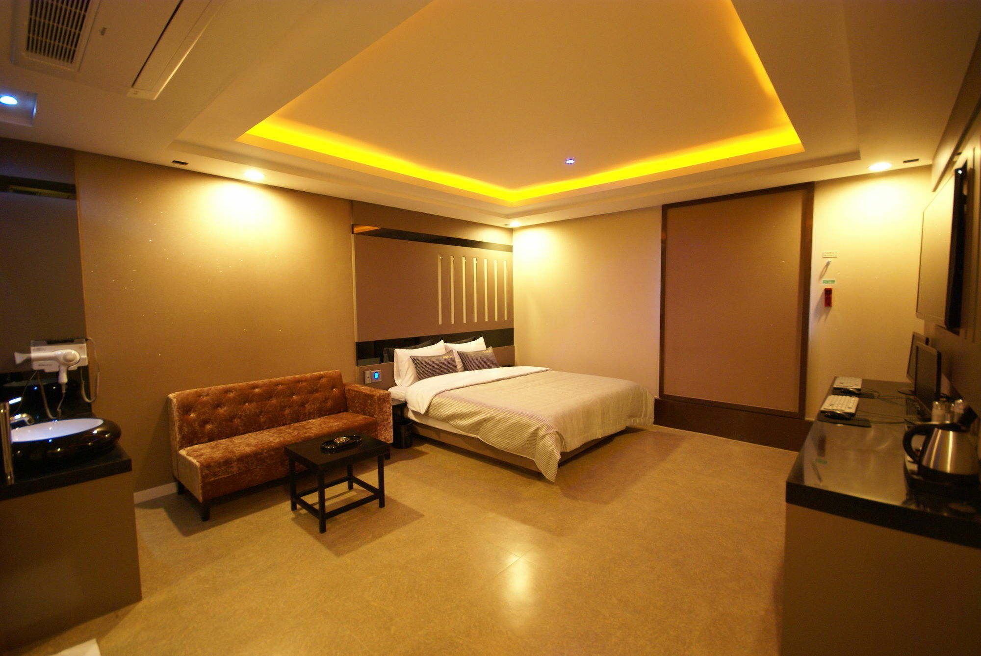 H Moment Hotel Songjeong بوسان المظهر الخارجي الصورة